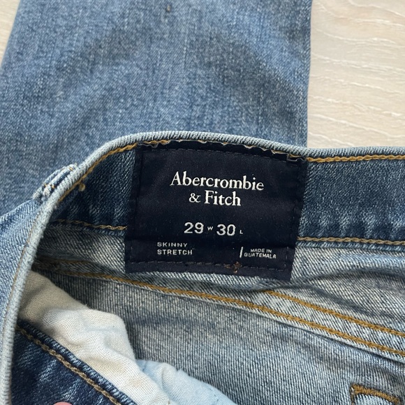 29x30 Abercrombie Mens Jeans - Picture 2 of 3